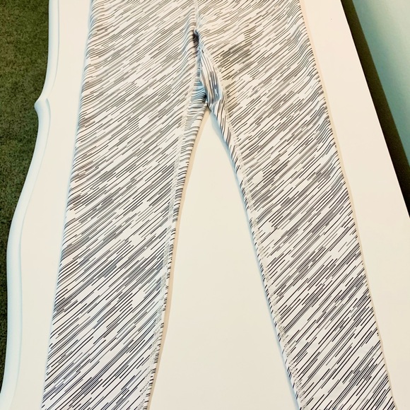 P'TULA Des'aree II Legging - Picture 5 of 6